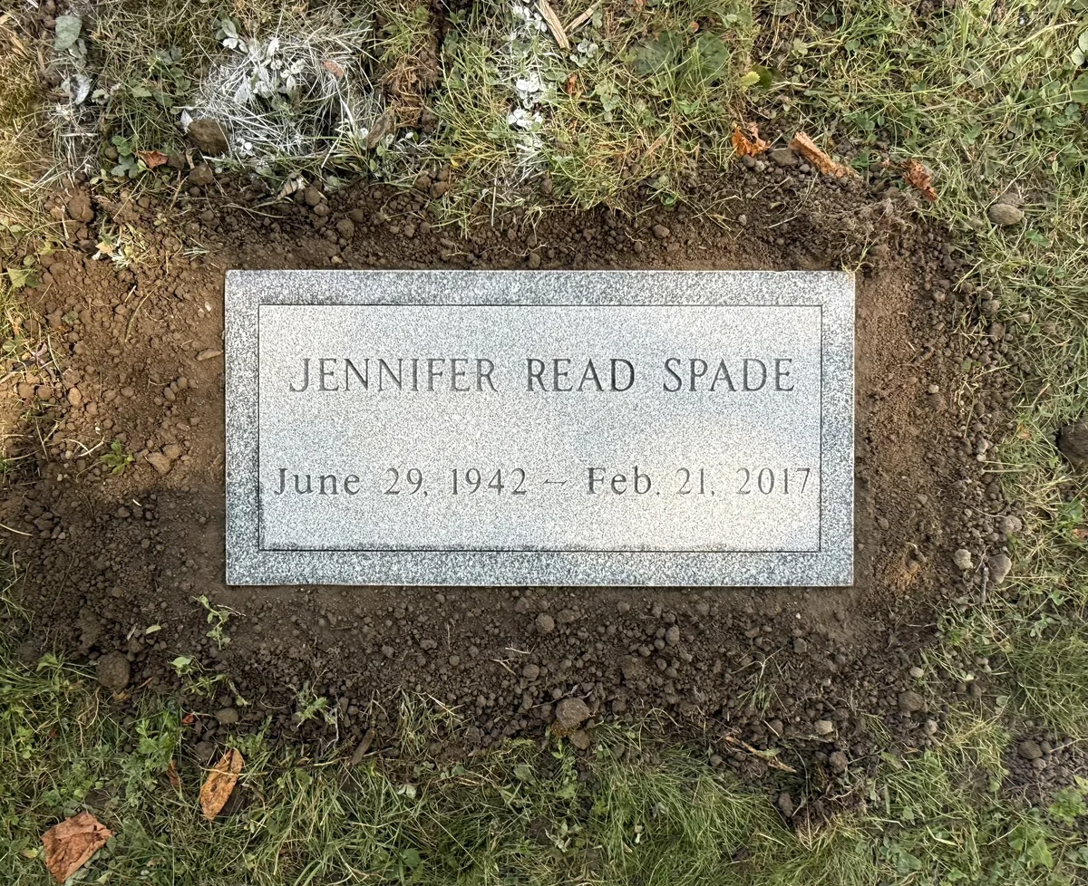 Flat granite marker example